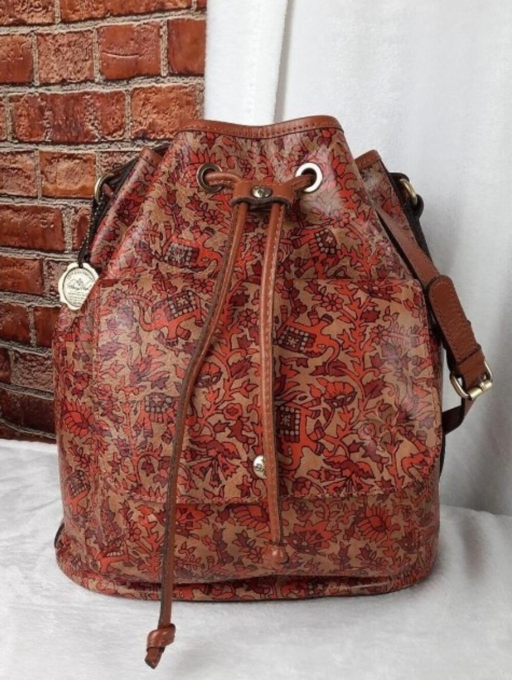 Patricia Nash, NWOT,  Women's, Floral Printed Drawstring Bucket Bag - Tan & Red